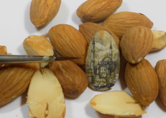 Tiniest Paintings You Will Ever See 