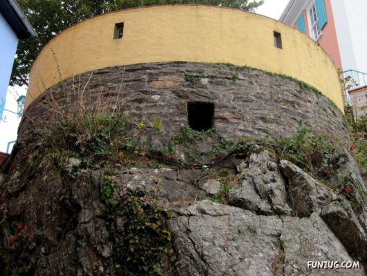 Hidden Faces In Everyday Things