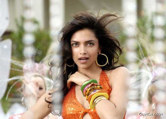Lovely Deepika Padukone Dance Sequence