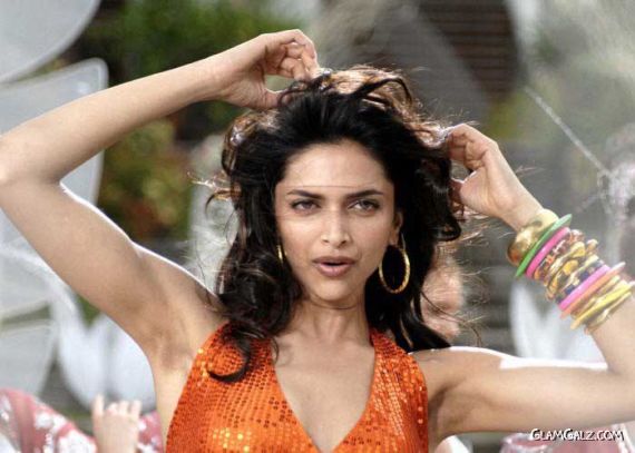 Lovely Deepika Padukone Dance Sequence