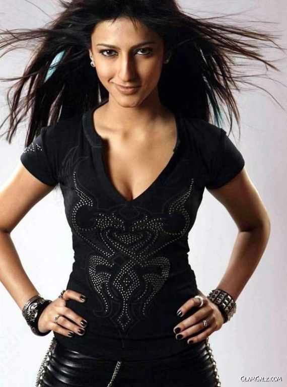 Shruti Hassan Latest Photo Gallery