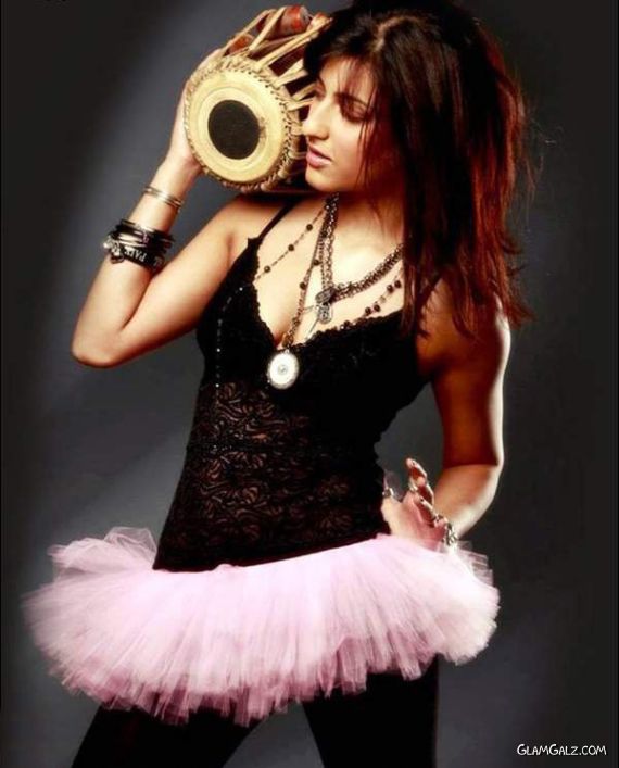 Shruti Hassan Latest Photo Gallery