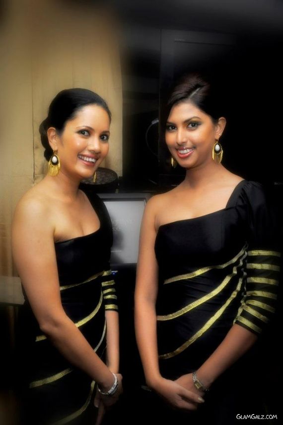 Air Hostesses At The Sri Lankan Air Awards Night