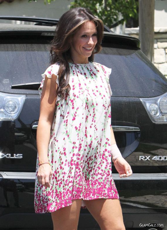 Jennifer Love Hewitt Coming Out Of House