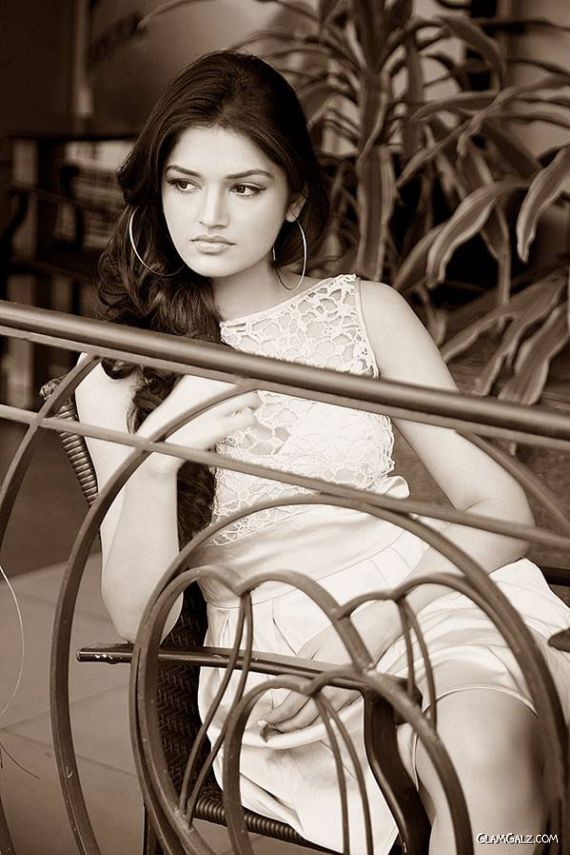 Gorgeous Tara Alisha Photo Gallery