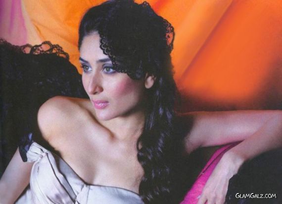 Click to Enlarge - Bollywood Beauty Kareena Kapoor Wallpapers