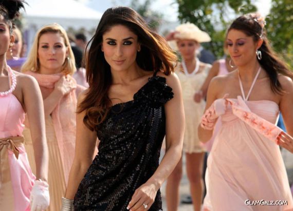 Click to Enlarge - Bollywood Beauty Kareena Kapoor Wallpapers