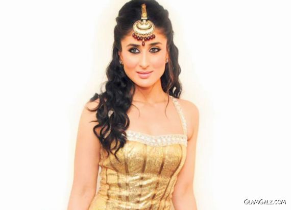Click to Enlarge - Bollywood Beauty Kareena Kapoor Wallpapers