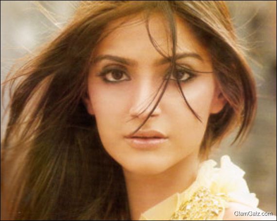 Click to Enlarge - Beautiful Sonam Kapoor Wallpapers