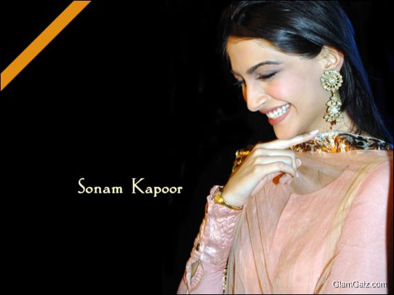 Click to Enlarge - Beautiful Sonam Kapoor Wallpapers