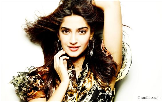 Click to Enlarge - Beautiful Sonam Kapoor Wallpapers