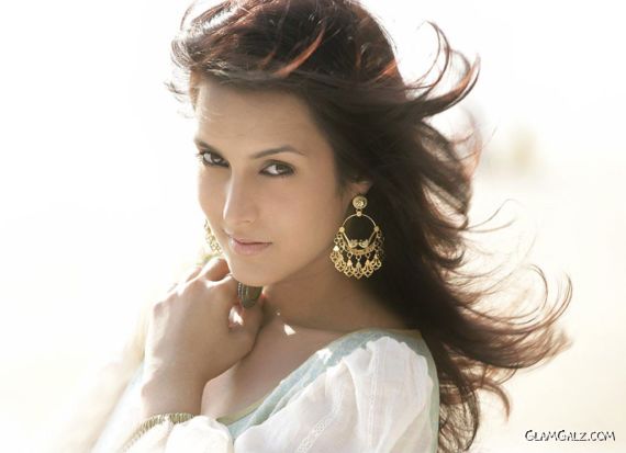 Click to Enlarge - Beautiful Tulip Joshi Wallpapers
