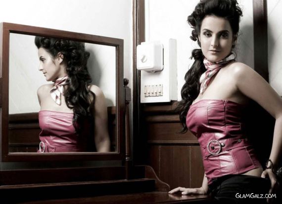 Click to Enlarge - Beautiful Tulip Joshi Wallpapers