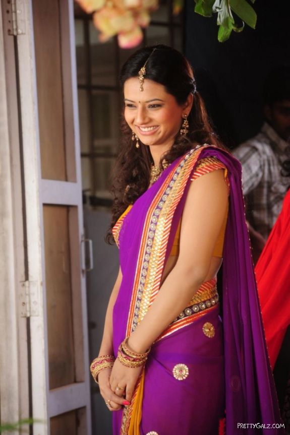 Isha Chawla Latest Photo Gallery