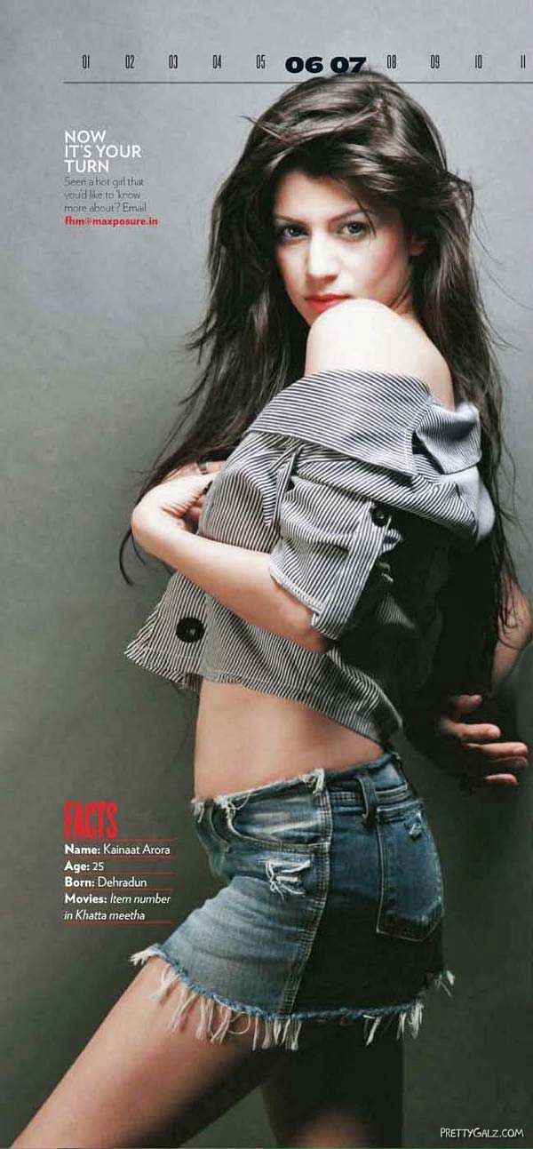 Spicy Item Girl Kainaat Arora