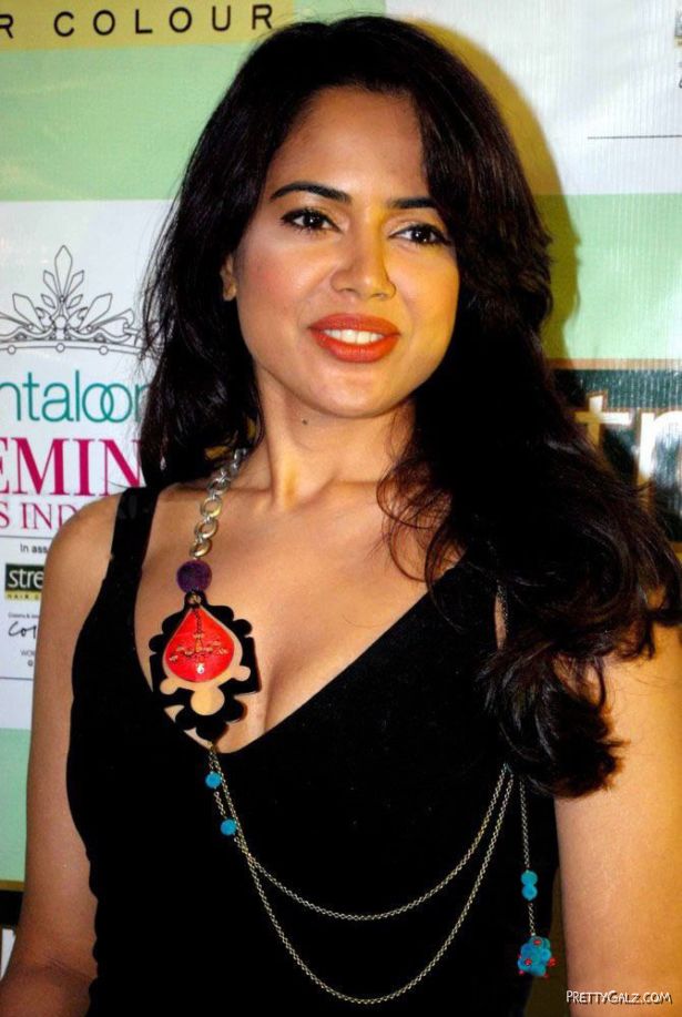 Sameera Reddy Exclusive Photo Gallery